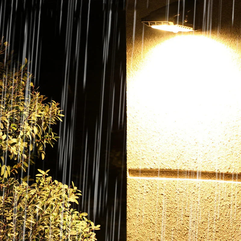 🌿 Solar clip light with motion sensor – 🔥Buy 2 now, get 1 free! Perfect for gardens, balconies, and patios! 🏡✨